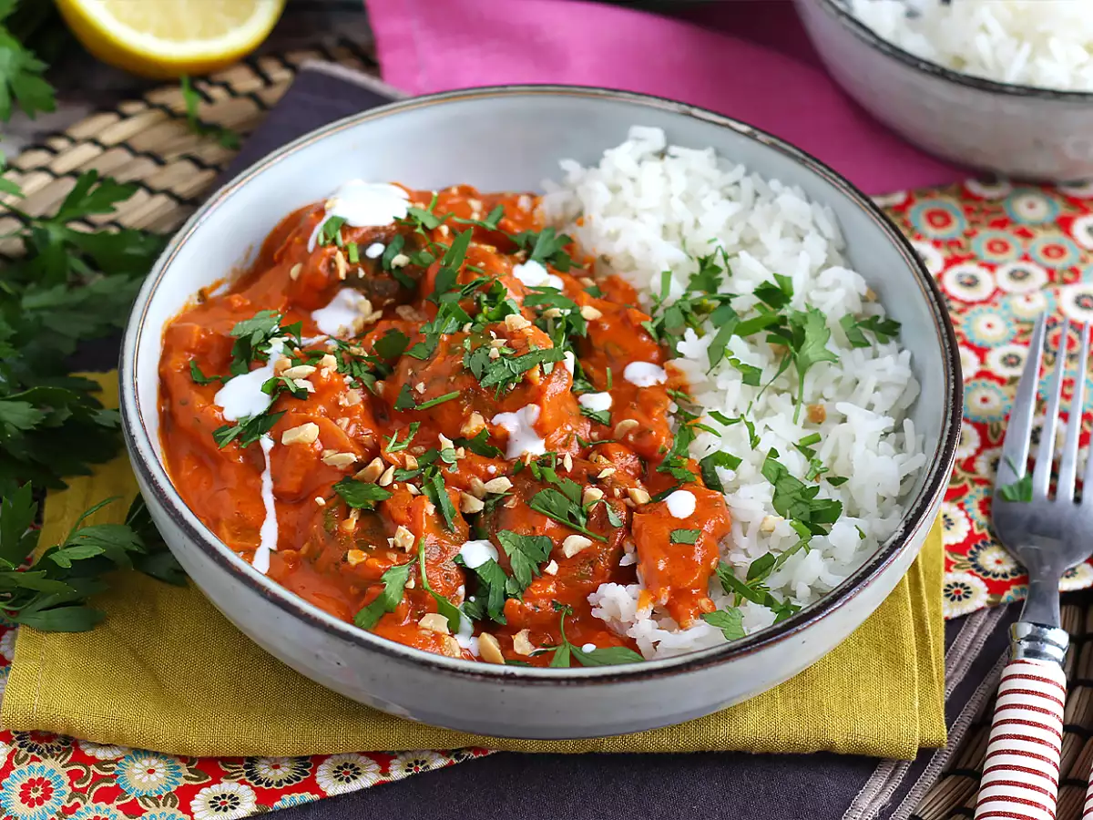 Receita Almôndegas veganas de grão de bico com molho de tomate e coco (versão malai kofta vegano)