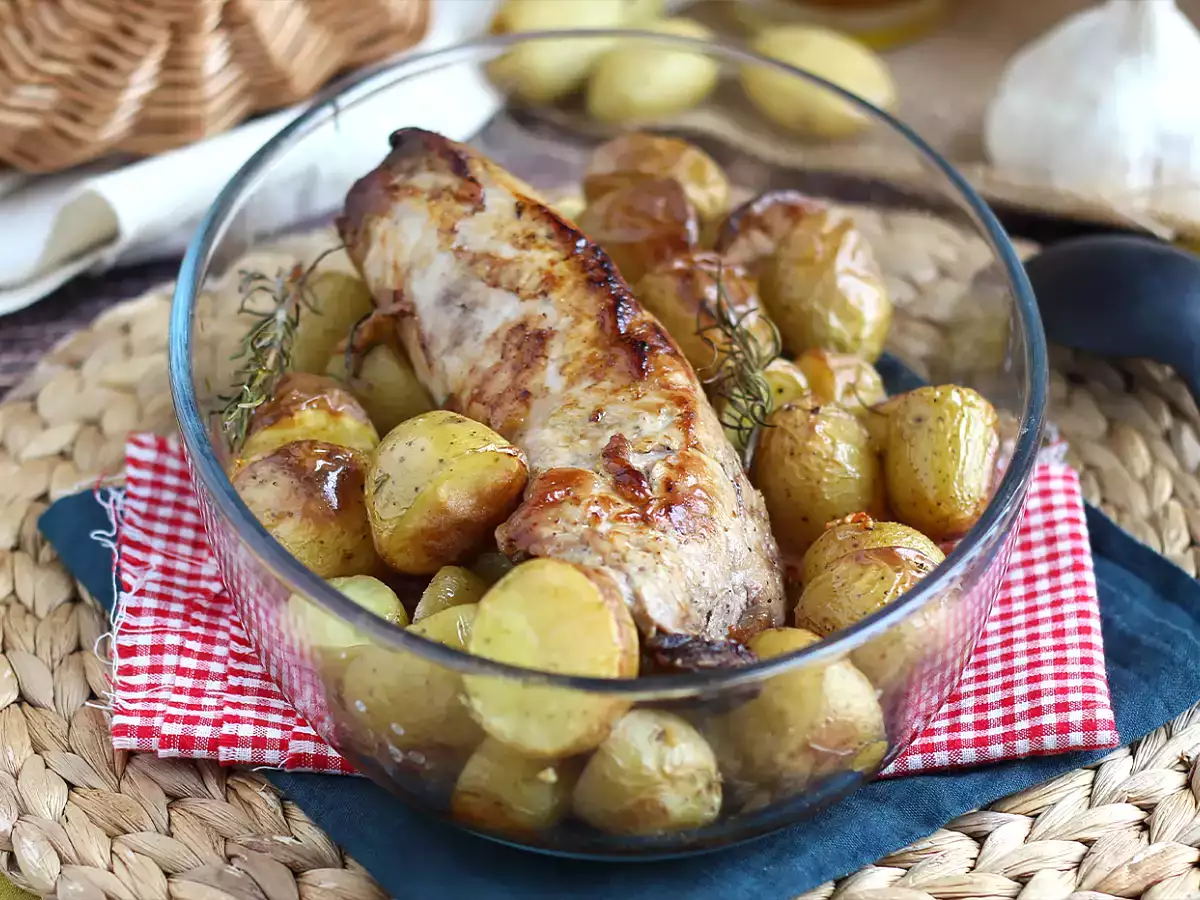 Receita Filé mignon suíno ao forno com batatas douradas