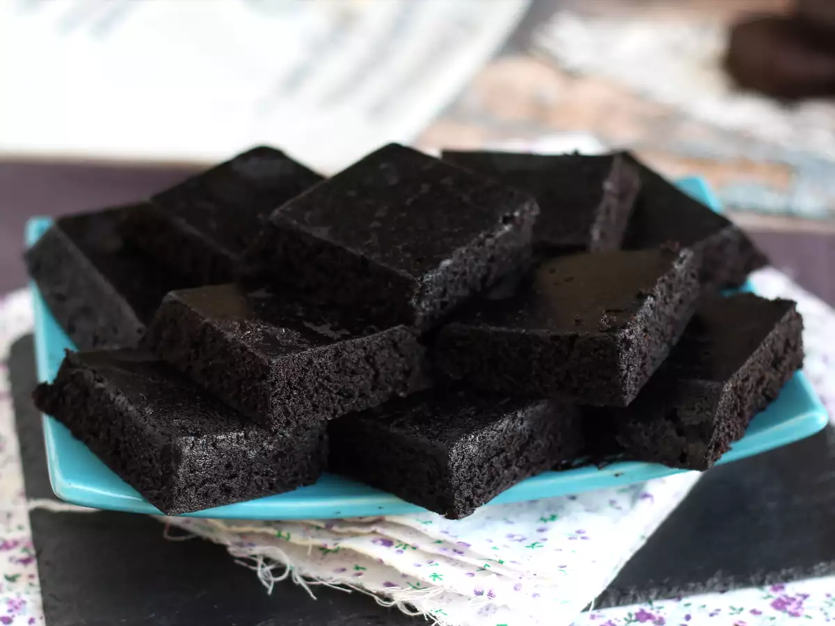 Receita Bolo oreo com 3 ingredientes e pronto em 6 minutos