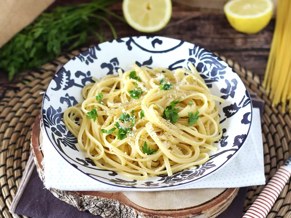 Receita Macarrão ao molho de limão e queijo parmesão - pasta al limone