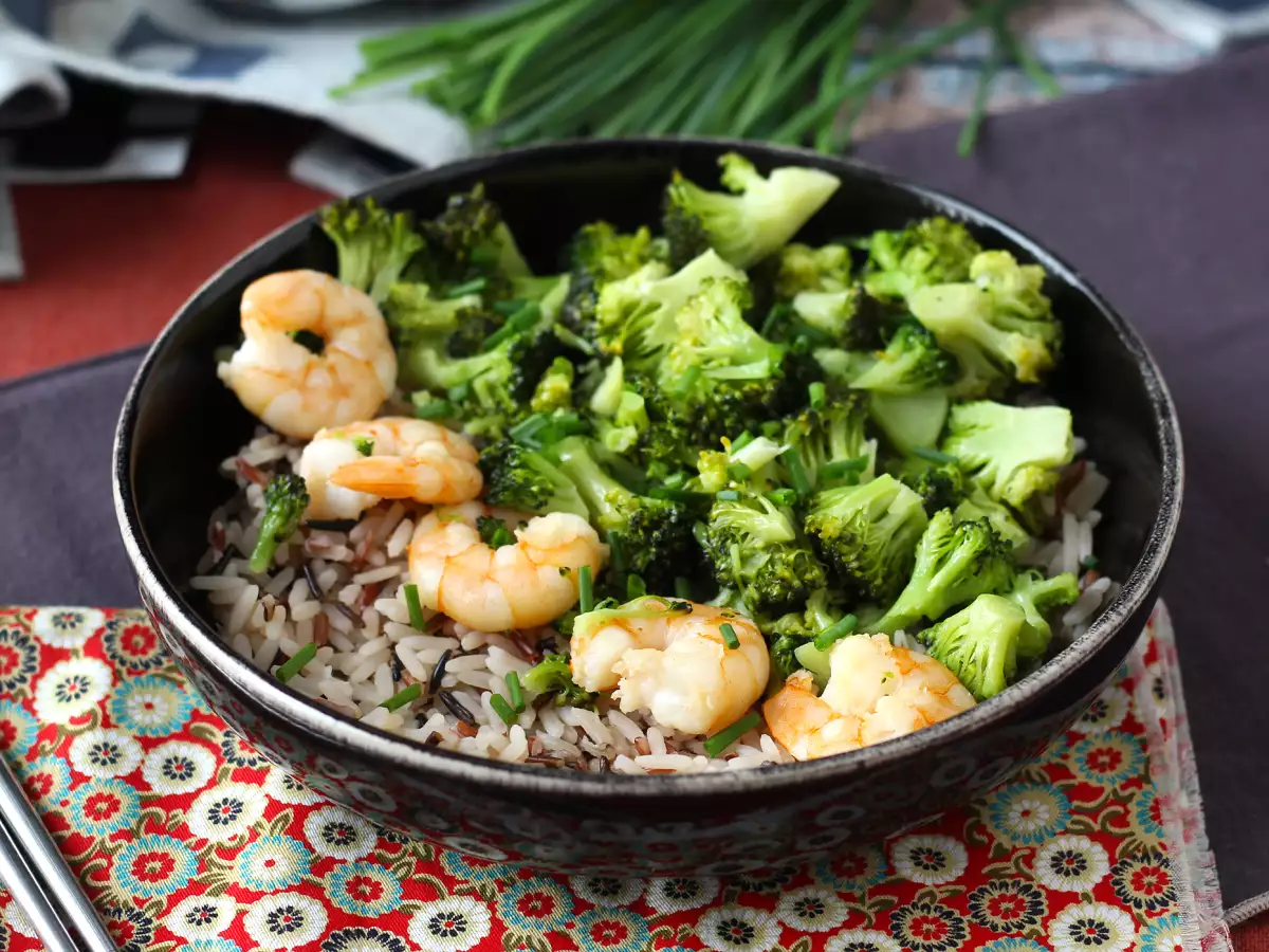 Receita Arroz integral com brócolis e camarão