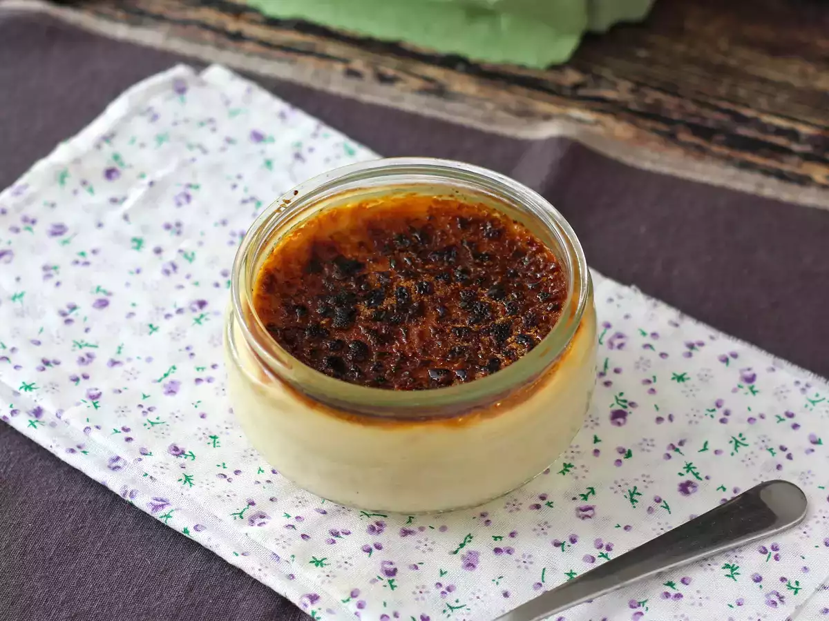 Receita Crème brûlée superfácil com a air fryer!