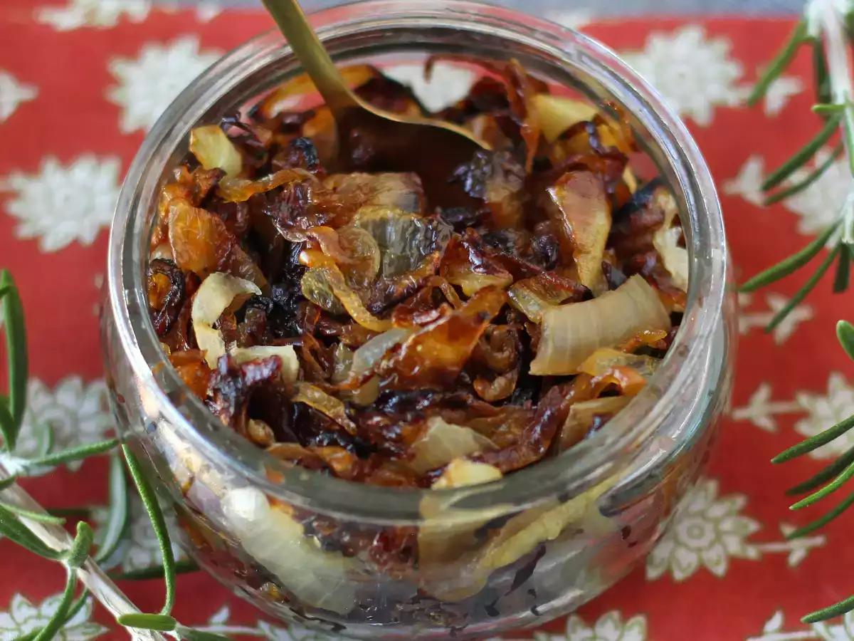 Receita Confit de cebola: simples, elegante e perfeito para carnes e queijos