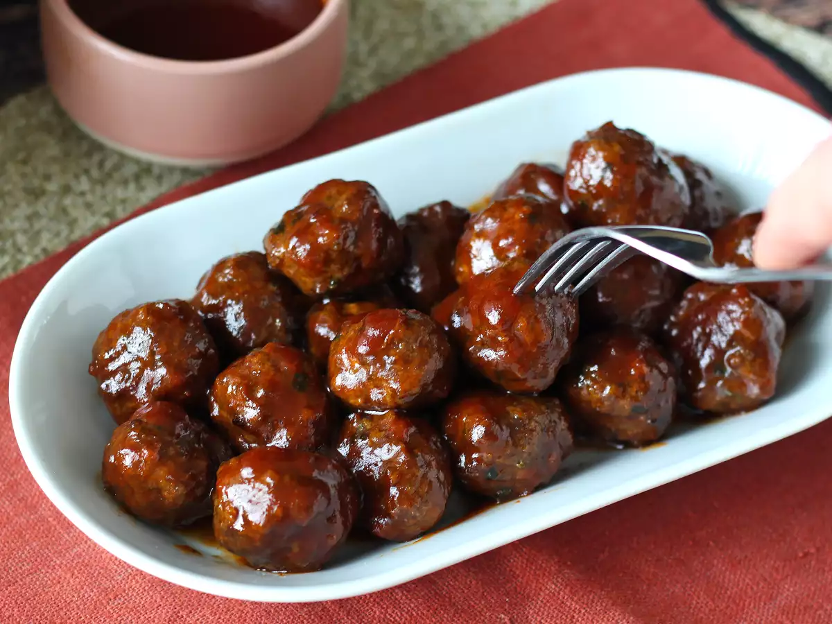 Receita Almôndegas na air fryer com molho barbecue agridoce: receita fácil e saborosa