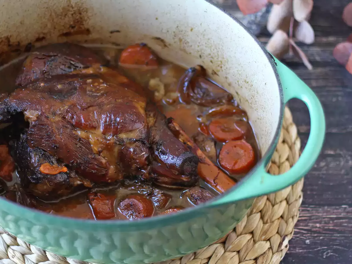 Receita Pernil de cordeiro de 7 horas: maciez perfeita e sabor inesquecível