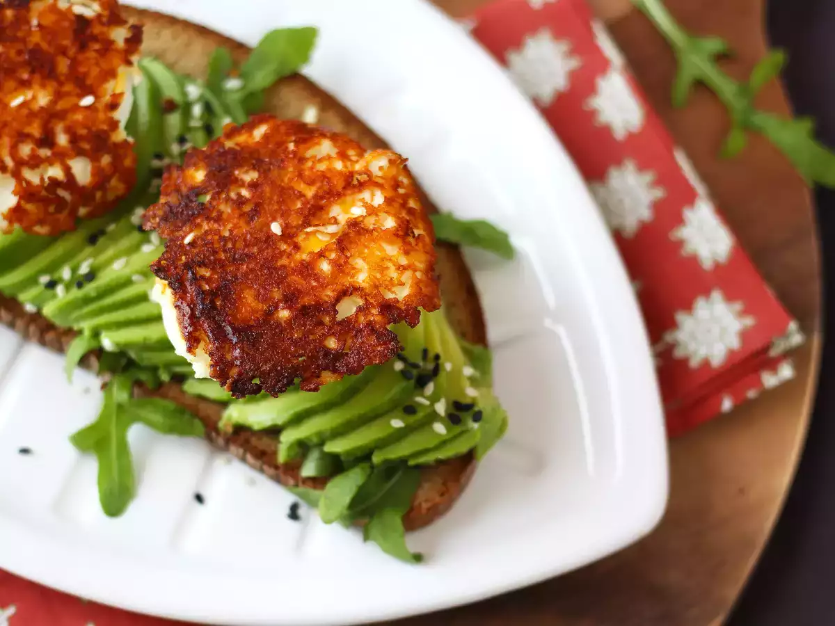 Receita Ovos crocantes com feta: o truque simples que virou febre na internet