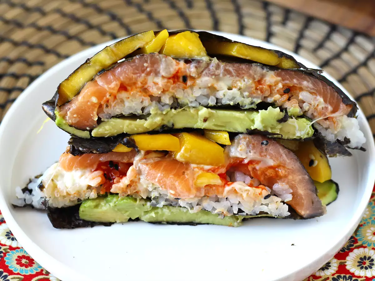 Receita Sanduíche de sushi com salmão, abacate e manga: fresco, original e supergourmet