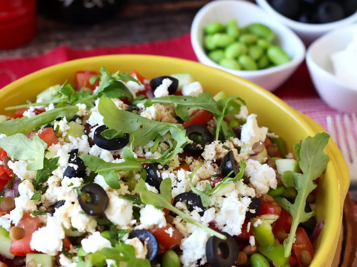 Receita Salada de lentilha com feta e edamame: fresca e colorida