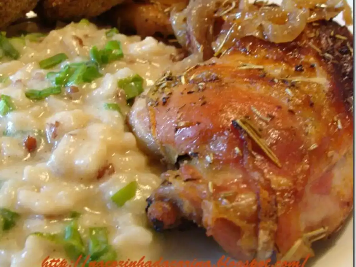 Receita Pernas de frango assadas com cebola roxa e alecrim