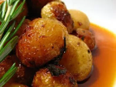 Receita Batatas assadas com ervas e alecrim (vegana)