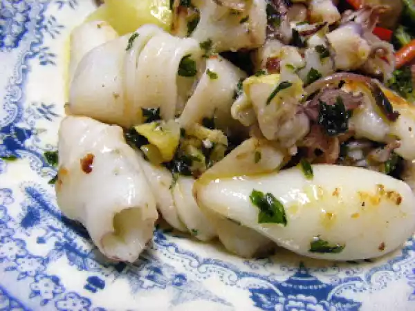 Receita Lulas grelhadas com molho de salsa e limão