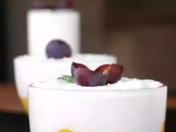 Receita Creme de manga e gengibre com espuma de coco