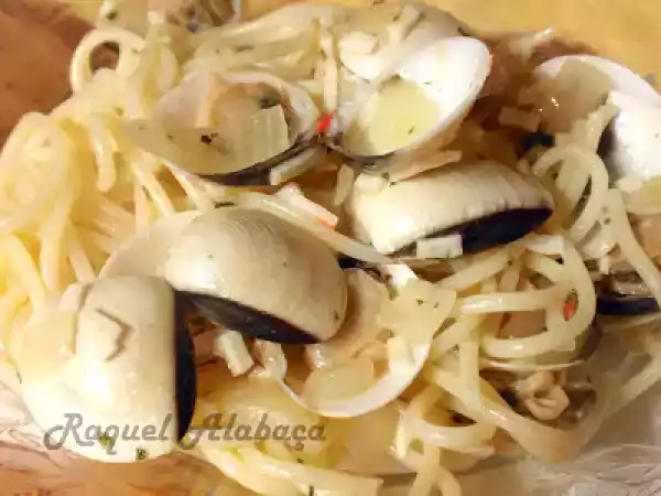 Receita Massa com amêijoas e delicias do mar