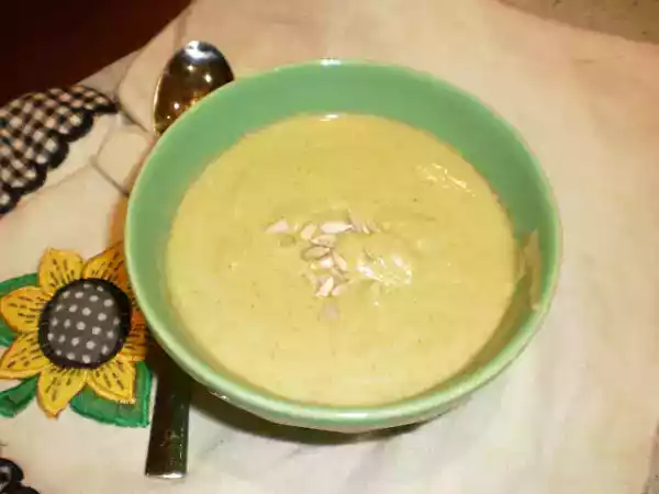 Receita Creme de brócolos com sementes de girassol