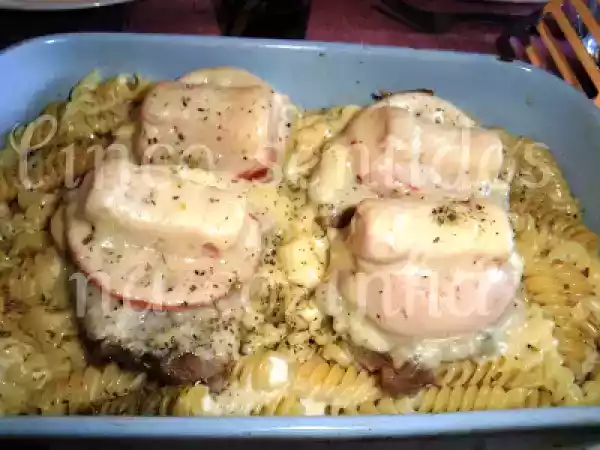 Receita Costeletas com tomate, bacon e queijo