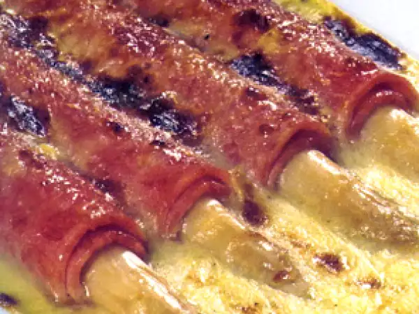 Receita Fiambre com espargos gratinados
