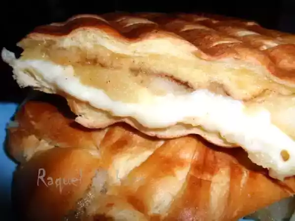Receita Croissant com queijo, maçã e mel