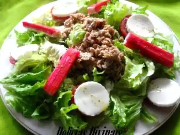 Receita Salada de alface, tomate, atum e delícias do mar