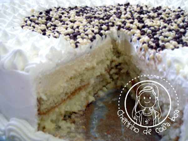 Receita Bolo gelado de coco e creme