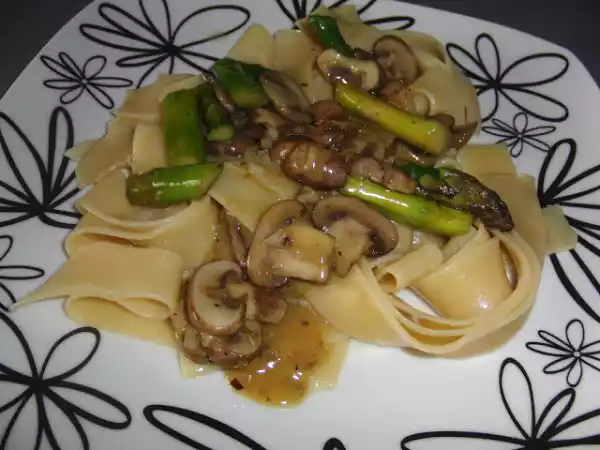 Receita Papardelle c/ espargos e cogumelos de paris