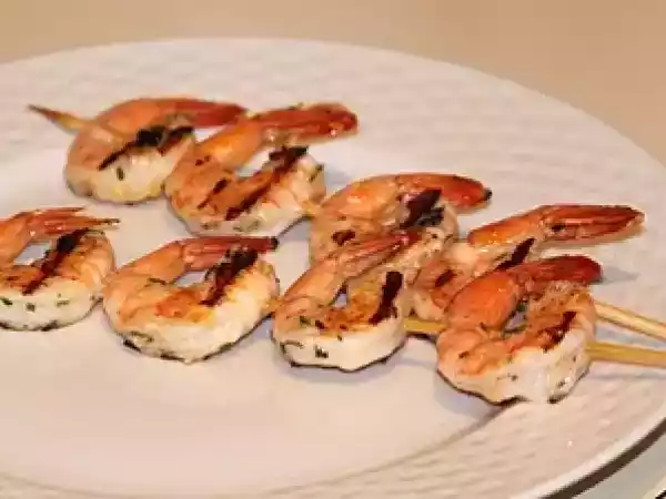 Receita Camarão grelhado com alho e alecrim