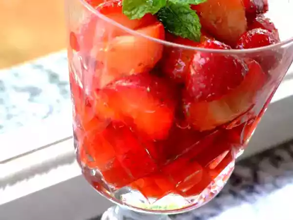 Receita Morangos com limão e hortelã
