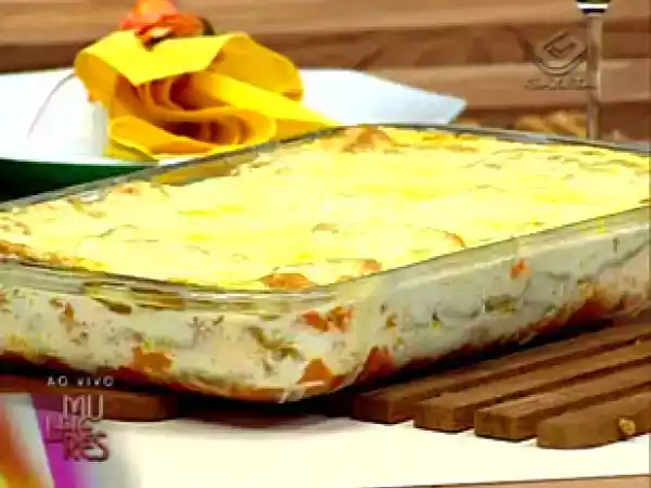 Receita Lasanha de bolacha com molho de tomate e presunto