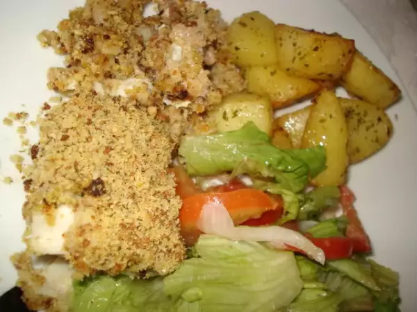 Receita Lombo de perca no forno, enriquecido de camarão e coberto com crosta de broa aromatizada.