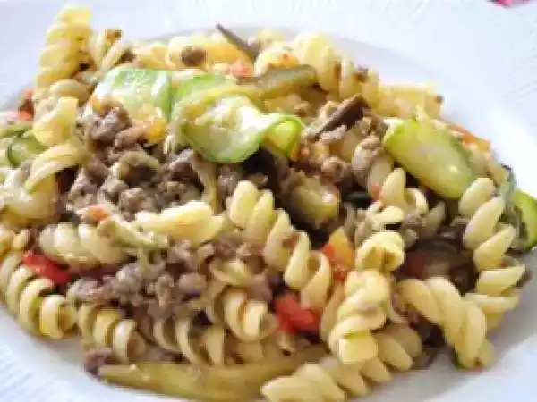Receita Macarrão com molho de abobrinha e berinjela