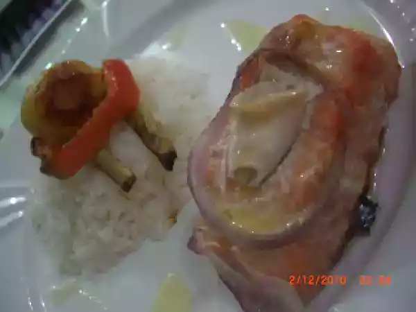 Receita Postas de salmão assadas com lulas e legumes