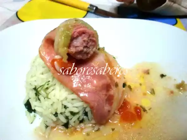 Receita Salsichas enroladas com bacon, queijo e couve