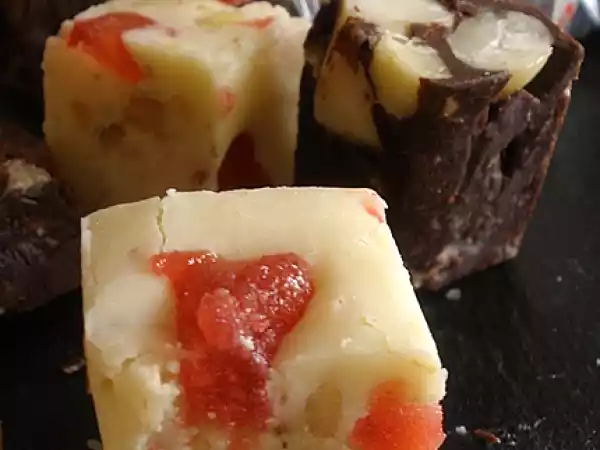 Receita Fudge de chocolate preto e branco com frutos secos