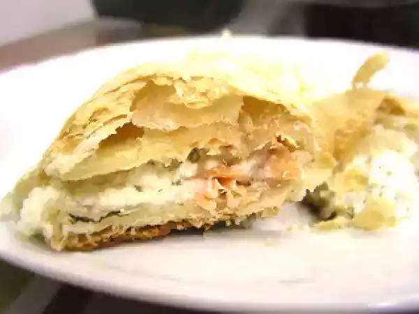 Receita Folhados de salmão e requeijão