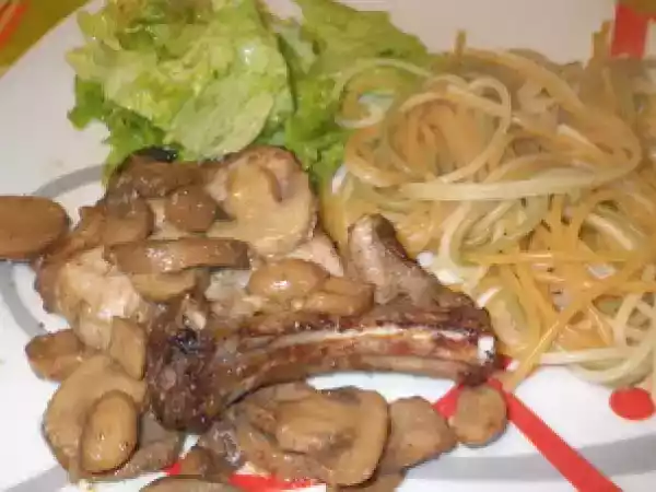Receita Costeletas com molho de mostarda e cogumelos
