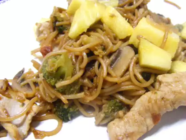 Receita Noodles com perú
