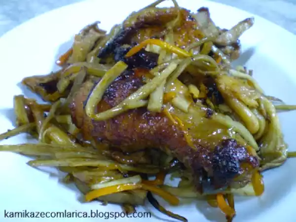 Receita Frango caipira a passarinho com shimeji e kinpira de legumes