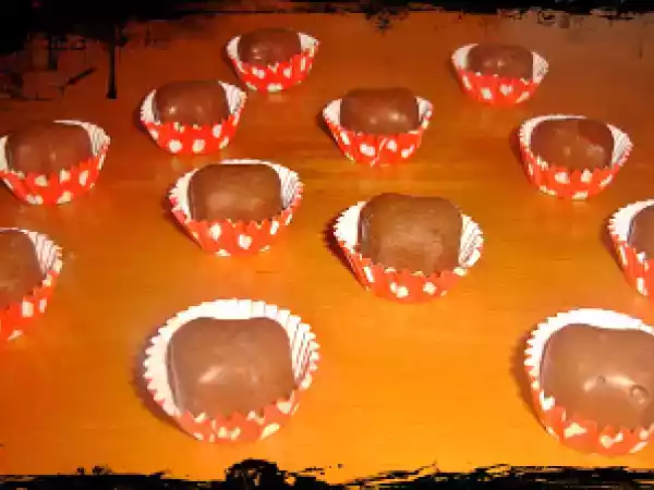 Receita Os bombons caseiros com nozes e amêndoas
