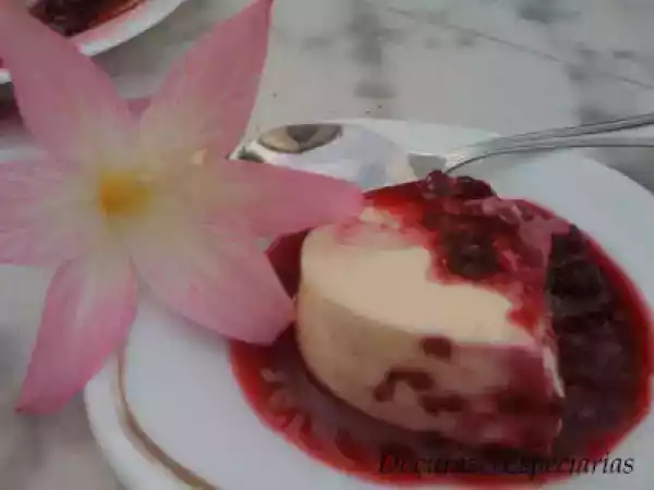 Receita Miminho de nata com frutos vermelhos
