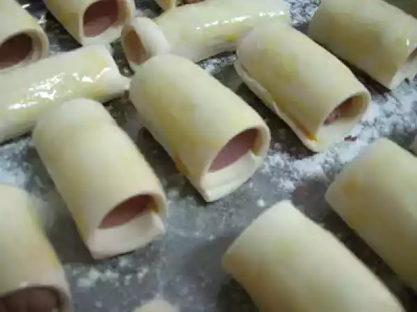 Receita Folhadinhos de salsicha (aperitivos)