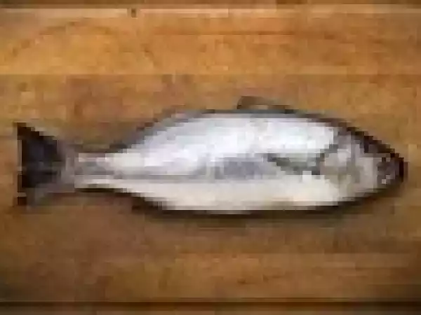 Receita Corvina no tacho com ervilhas e cenoura
