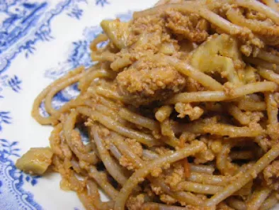 Receita Esparguete integral com carne picada e castanhas