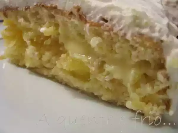 Receita Bolo gelado com recheio de ananás