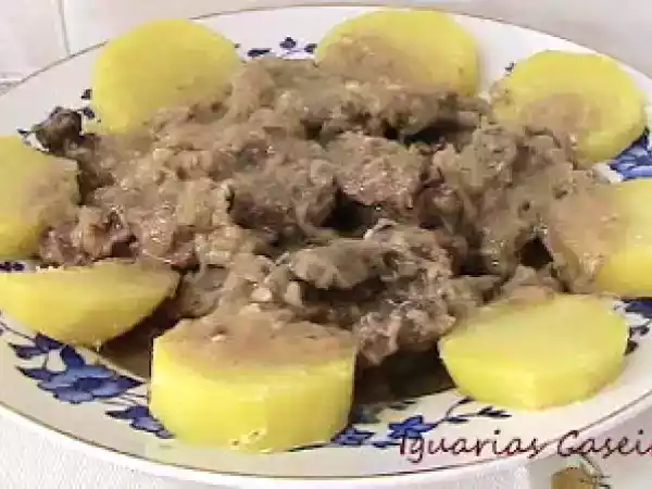 Receita Costeletas de borrego de cebolada