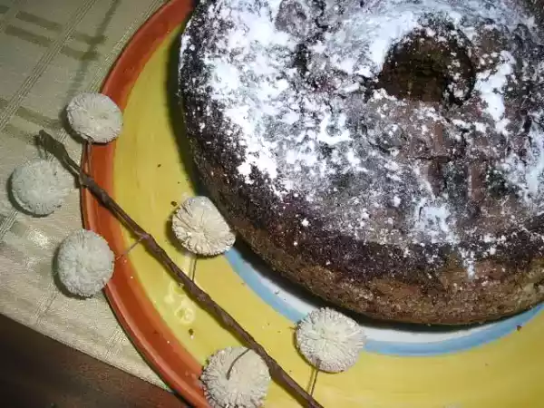 Receita Bolo de iogurte com cacau e amêndoa