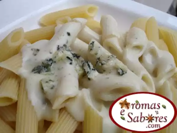 Receita Molho quatro queijos para massas