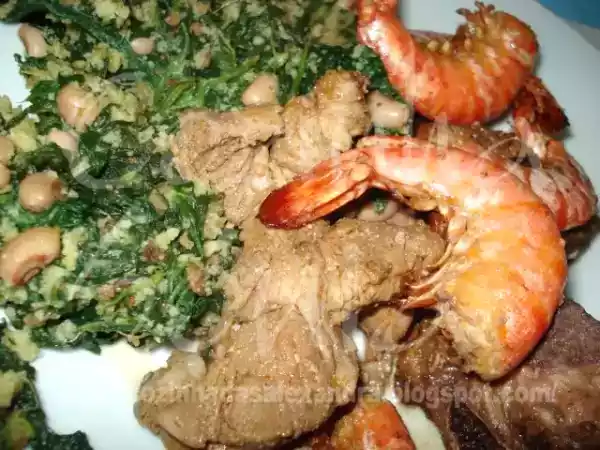 Receita Costeletas de porco fritas com gambas em molho de sumo de laranja