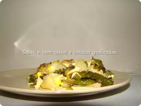 Receita Salmão com couve e batatas gratinadas