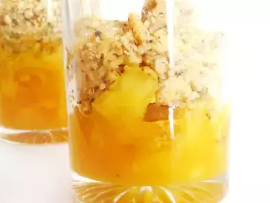 Crumble de frutas em copo