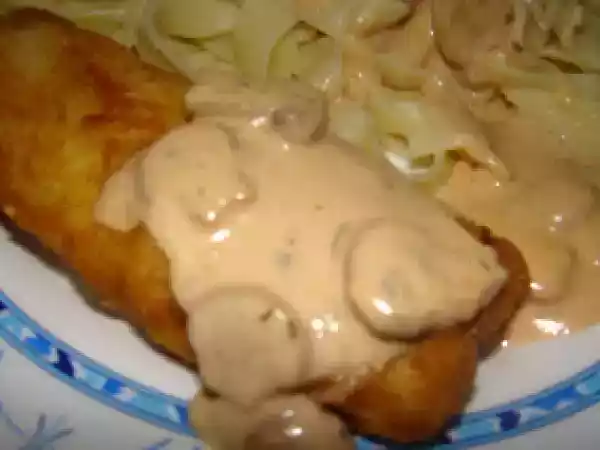 Receita Medalhões de pescada panados com molho de natas e cogumelos