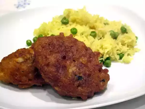 Receita Pataniscas de atum com arroz amarelo